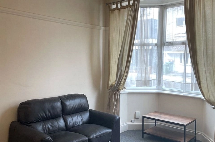 4 bedroom  terraced house to rent