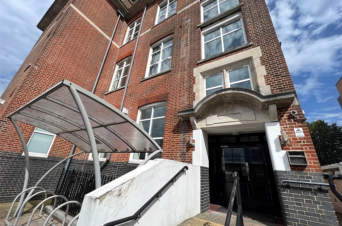3 bedroom apartment to rent