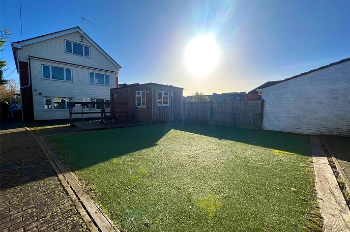  studio property to rent