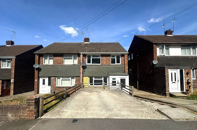 3 bedroom  semi-detached house to rent