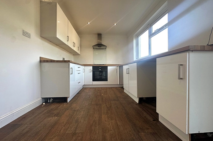 3 bedroom  semi-detached house to rent