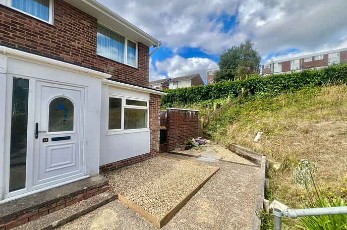2 bedroom maisonette to rent