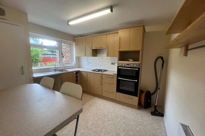 2 bedroom maisonette to rent