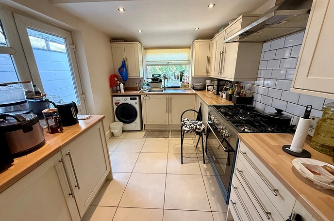 3 bedroom  terraced house to rent