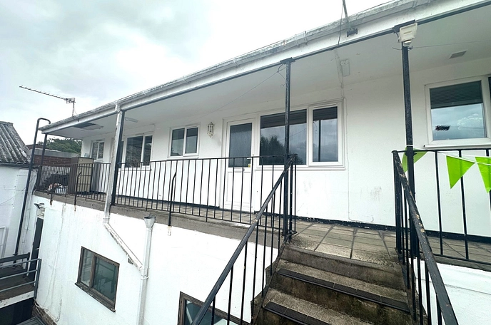 2 bedroom maisonette to rent