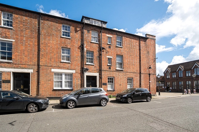 2 bedroom maisonette to rent
