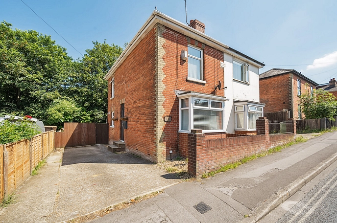 2 bedroom  semi-detached house to rent