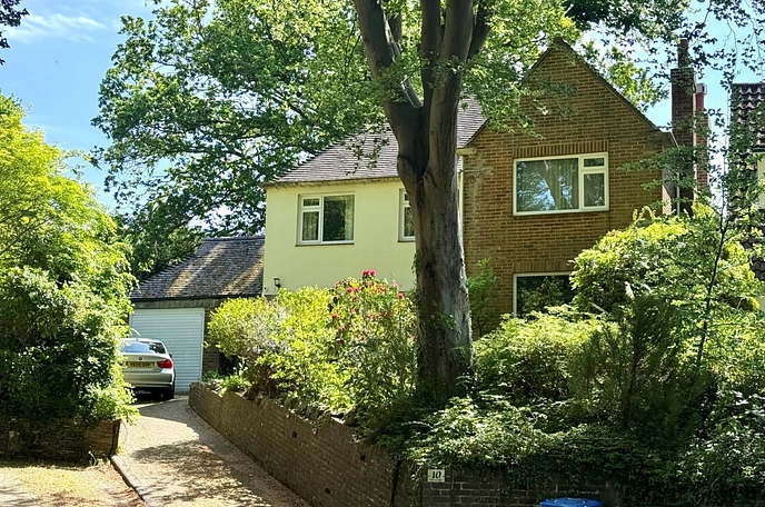 4 bedroom  detached house to rent