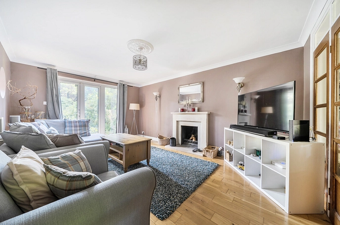 4 bedroom  detached house to rent