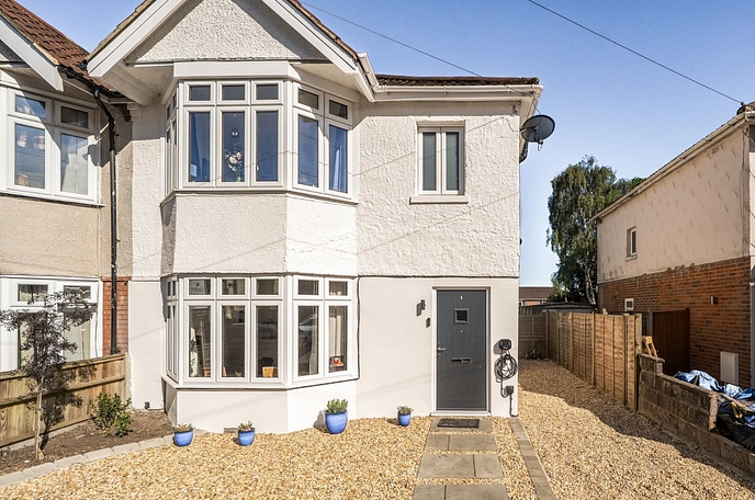 3 bedroom  semi-detached house to rent