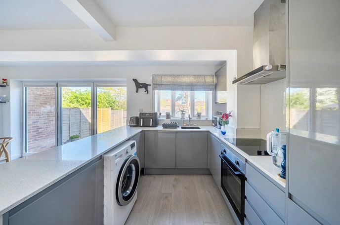 3 bedroom  semi-detached house to rent