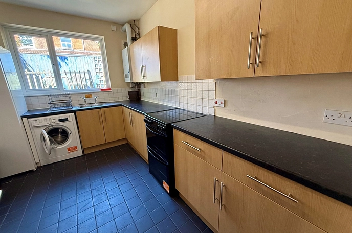 6 bedroom  terraced house to rent