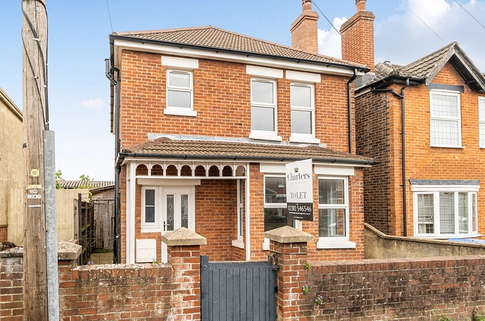 3 bedroom  detached house to rent