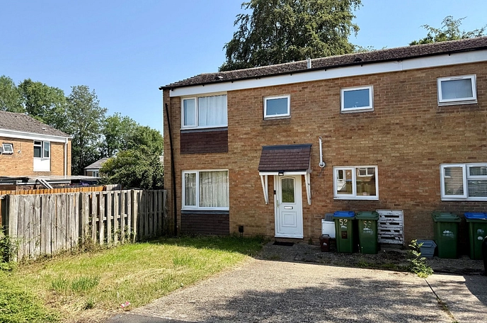 3 bedroom  semi-detached house to rent