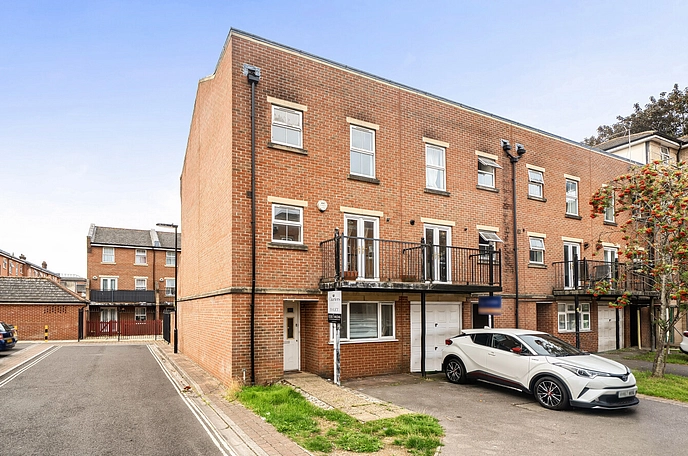 4 bedroom house to rent