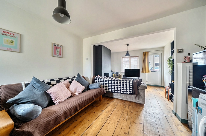 2 bedroom  terraced house for sale