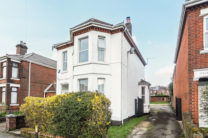 4 bedroom  detached house for sale