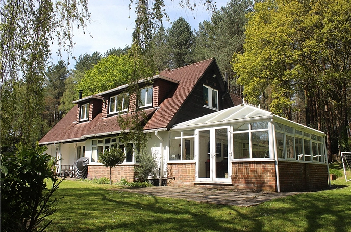 5 bedroom  detached house for sale