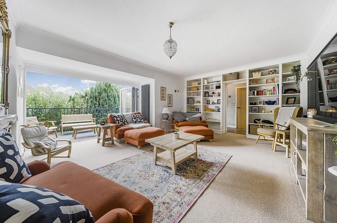 4 bedroom  detached house for sale