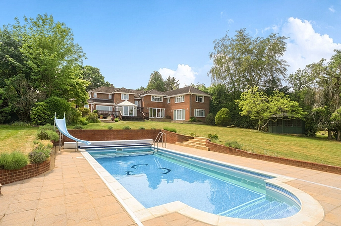 4 bedroom  detached house for sale