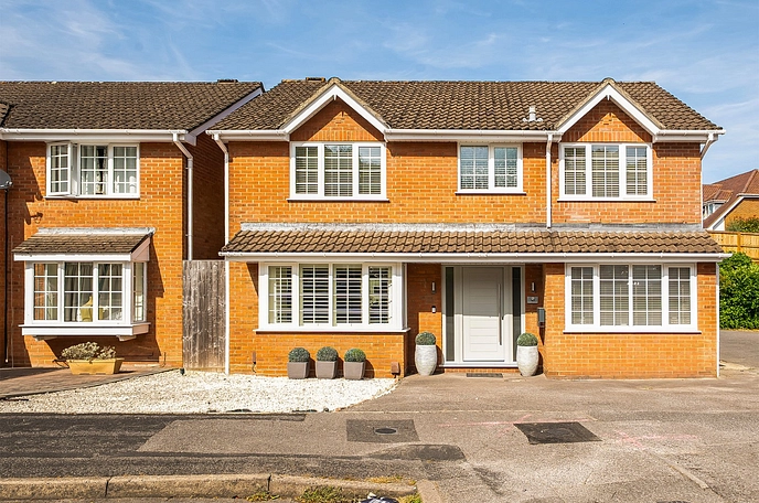 4 bedroom  detached house for sale