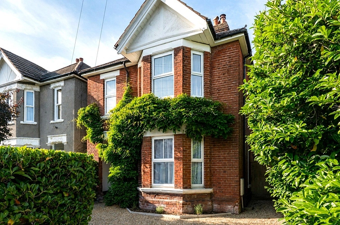 4 bedroom  detached house for sale