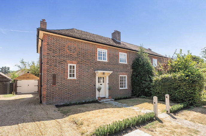 3 bedroom  semi-detached house for sale