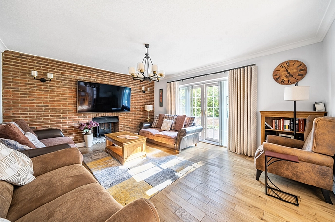5 bedroom  detached house for sale
