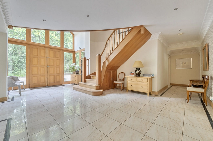 5 bedroom  detached house for sale