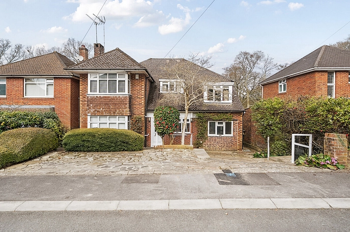 6 bedroom  detached house for sale