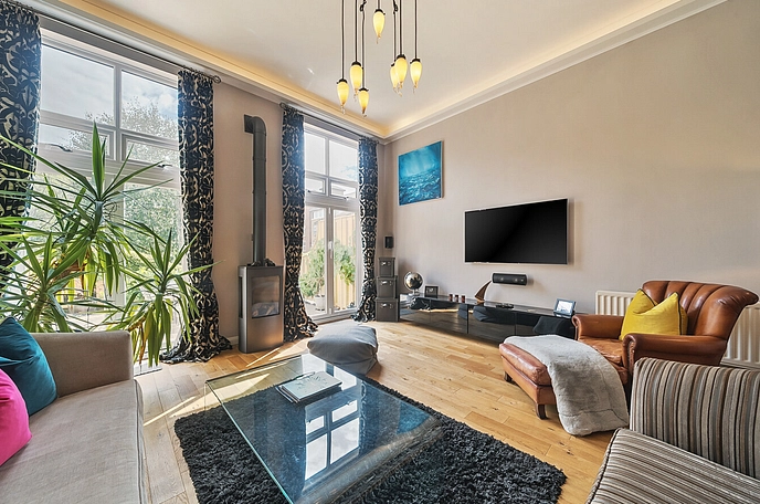 4 bedroom  terraced property for sale