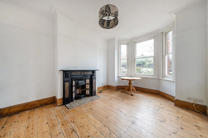 4 bedroom  semi-detached house for sale