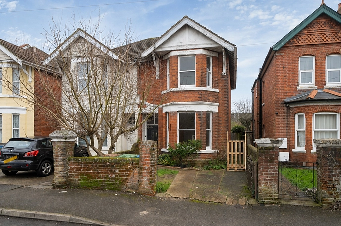 4 bedroom  semi-detached house for sale