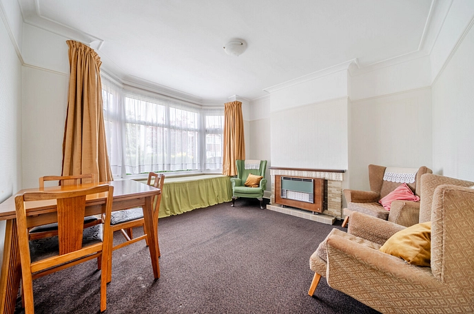 3 bedroom  semi-detached house for sale