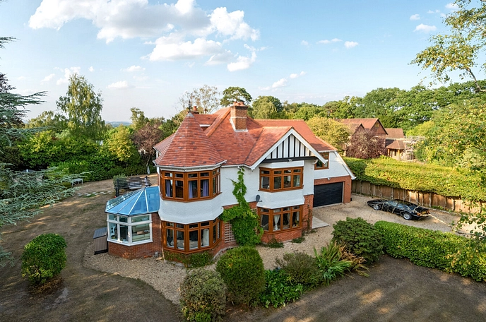 6 bedroom  detached house for sale