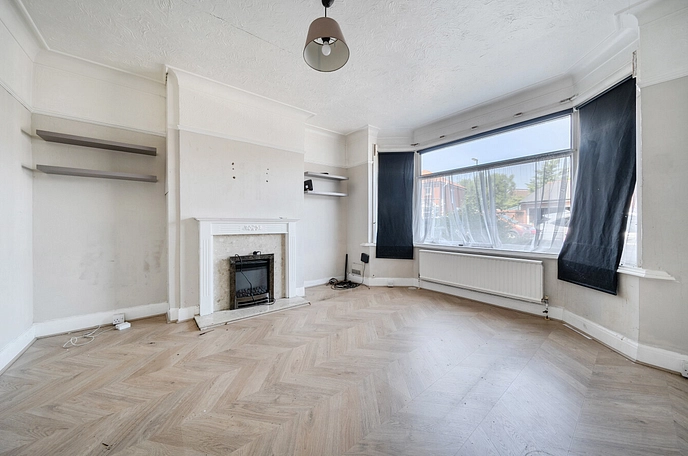 3 bedroom  semi-detached house for sale