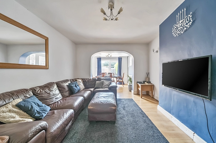 3 bedroom  semi-detached house for sale