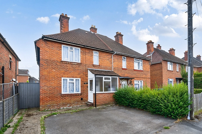3 bedroom  semi-detached house for sale