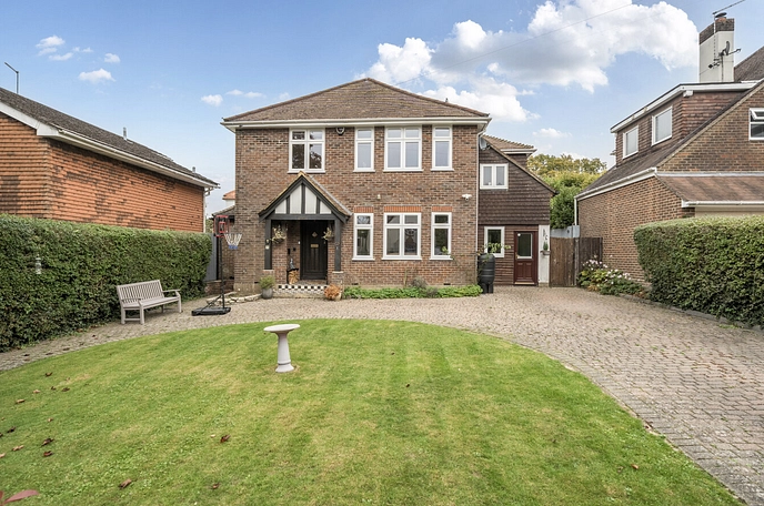 4 bedroom  detached house for sale