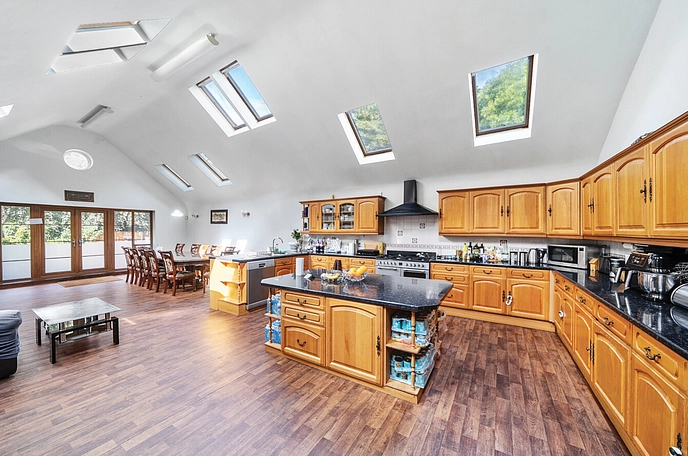 7 bedroom  detached house for sale