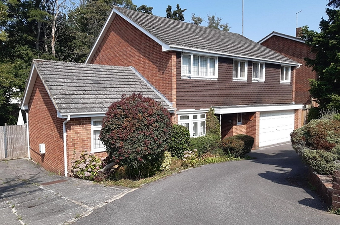 4 bedroom  detached house for sale