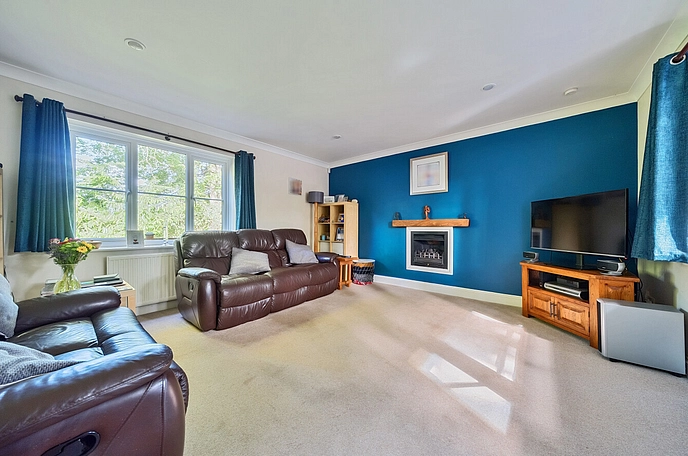 5 bedroom  detached house for sale