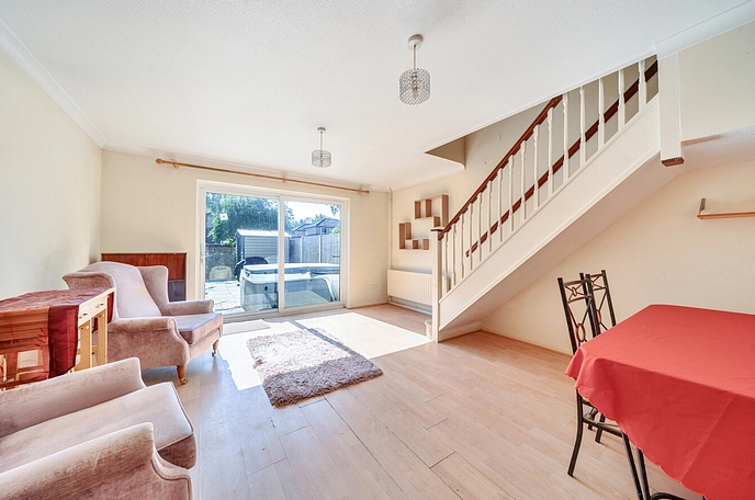 2 bedroom  terraced house for sale