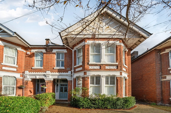 4 bedroom  semi-detached house for sale