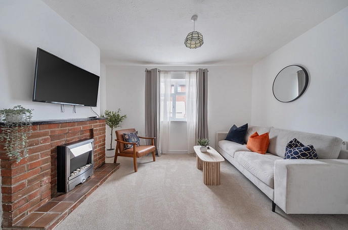 2 bedroom  terraced house for sale