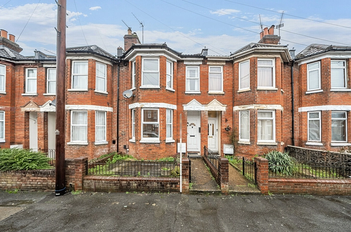 2 bedroom  terraced house for sale