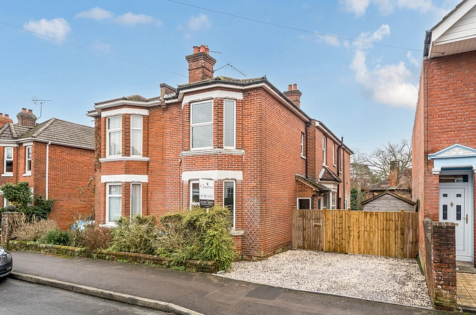 4 bedroom  semi-detached house for sale