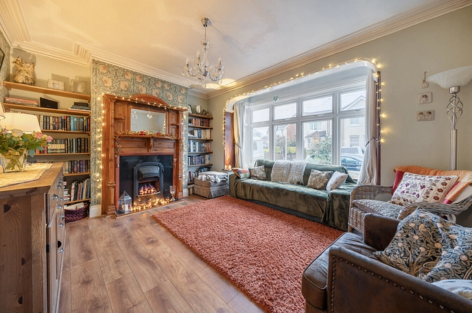 4 bedroom  semi-detached house for sale