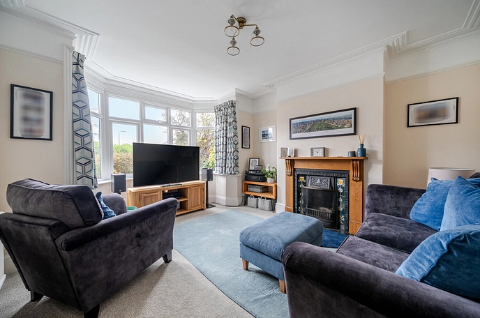 4 bedroom  semi-detached house for sale