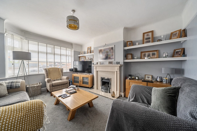 3 bedroom  semi-detached house for sale
